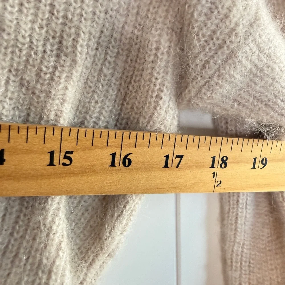J. Crew Alpaca/Wool Blend Oatmeal Cropped Cardigan Size‎ XS